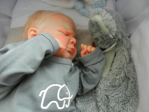 Te koop schattige reborn Thomas !, Verzamelen, Poppen, Nieuw, Pop, Levensecht of Reborn, Ophalen of Verzenden