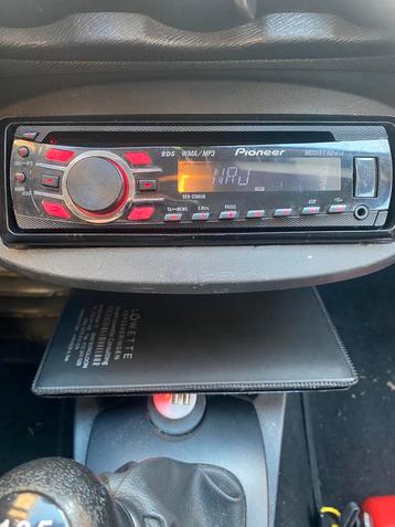 Autoradio pionneer 4x50 watts Cd / usb / auxiliaire beschikbaar voor biedingen