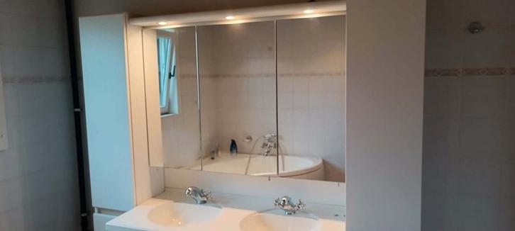 meuble de salle de bain + baignoire d'angle, Maison & Meubles, Salle de bain | Salle de bain complète, Utilisé, Enlèvement