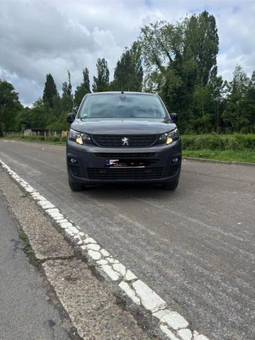 Lichte vracht, Auto's, Bestelwagens en Lichte vracht, Adaptieve lichten, Bruin, Diesel, 1500 cc
