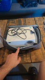 Full HD beamer gaat weg wegens verhuis, Audio, Tv en Foto, Beamer-accessoires, Ophalen, Zo goed als nieuw