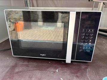 Microgolfoven met gril en bakken beschikbaar voor biedingen