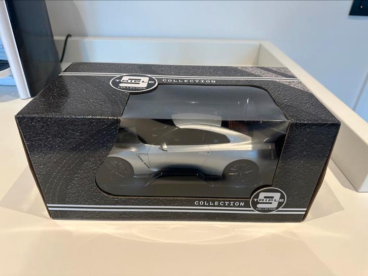 Nissan GT-R 2017 1:18 Triple 9, Hobby en Vrije tijd, Modelauto's | 1:18, Nieuw, Auto, Overige merken, Ophalen of Verzenden