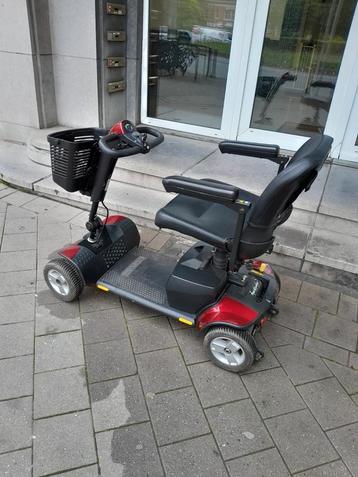Chaise roulante electrique scootmobiel invalide mobilité pmr