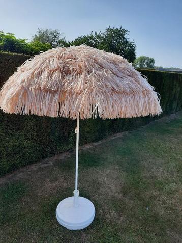 Parasol model Hawaii beschikbaar voor biedingen