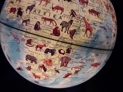 Wereldbol Dinoz | Stella Nova Globe, Huis en Inrichting, Woonaccessoires | Wereldbollen, Gebruikt, Verlicht, Ophalen