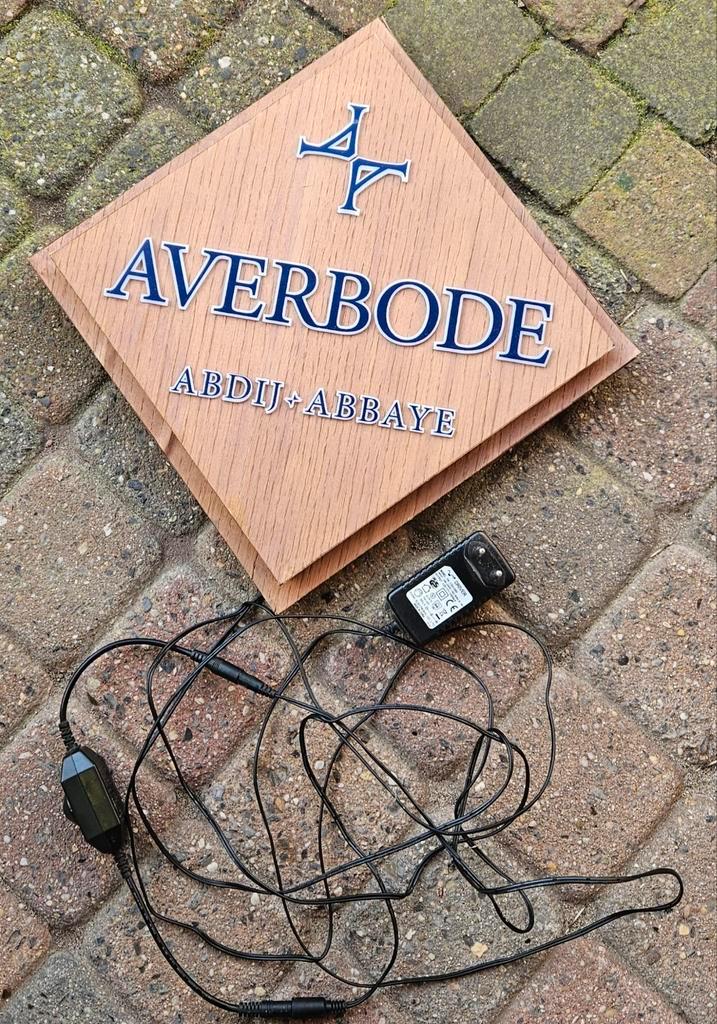 Averbode lichtreclame
De afbeelding toont een ho, Verzamelen, Biermerken, Zo goed als nieuw, Ophalen of Verzenden