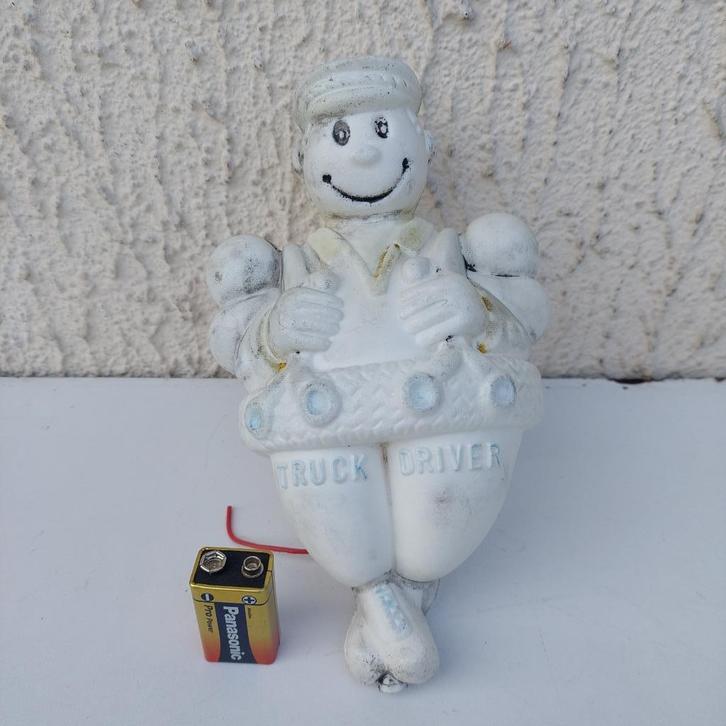 MICHELIN BIBENDUM BEELDJE PLASTIC FIGUUR TRUCK DRIVER STEUN, Verzamelen, Merken en Reclamevoorwerpen, Gebruikt, Overige typen