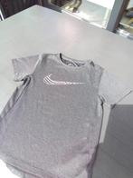 Nike T shirt sport 134-140, Kleding | Heren, T-shirts, Gedragen, Grijs, Ophalen of Verzenden, Nike