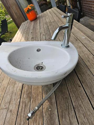 Wc lavabo met kraan en cifon, Enlèvement, Comme neuf, Robinet