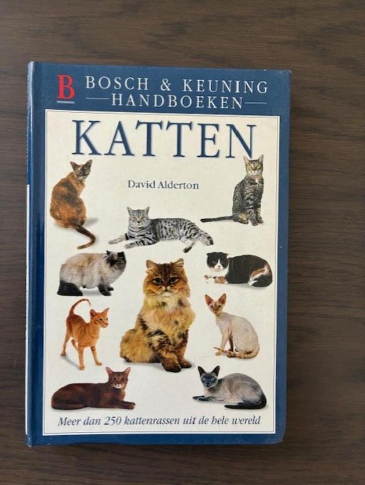 Katten - meer dan 205 kattenrassen uit de hele wereld, Boeken, Dieren en Huisdieren, Gelezen, Katten, Ophalen of Verzenden
