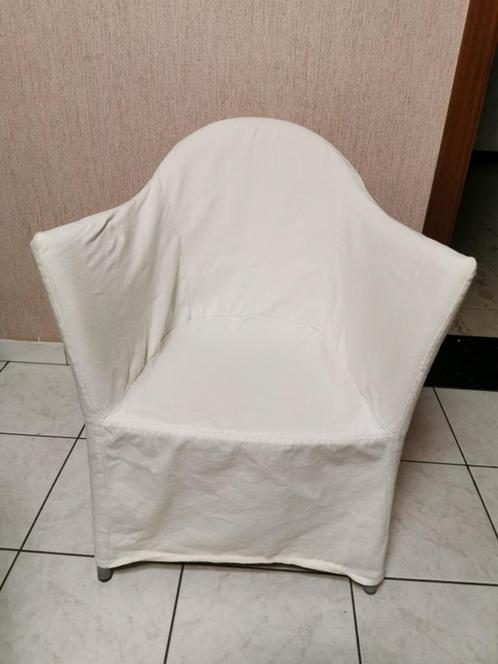Norsta Lage Ikea stoel met armleuning witte stof goede staat, Huis en Inrichting, Stoelen, Gebruikt, Eén, Stof, Overige materialen