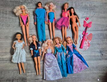 Lot de 10 poupées Barbie Ken et autres disponible aux enchères