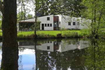 Location maison de vacances avec piscine et étang de pêche