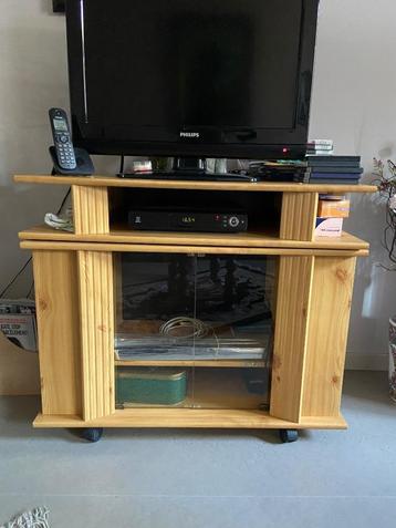 GRATIS TV-meubel beschikbaar voor biedingen