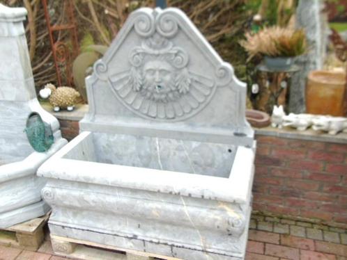 blauwe stenen fontein met zonnefronton., Tuin en Terras, Waterpartijen en Fonteinen, Nieuw, Fontein, Hardsteen, Ophalen