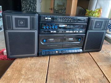 BOOMBOX VINTAGE cassetteradio in SBR-stijl beschikbaar voor biedingen
