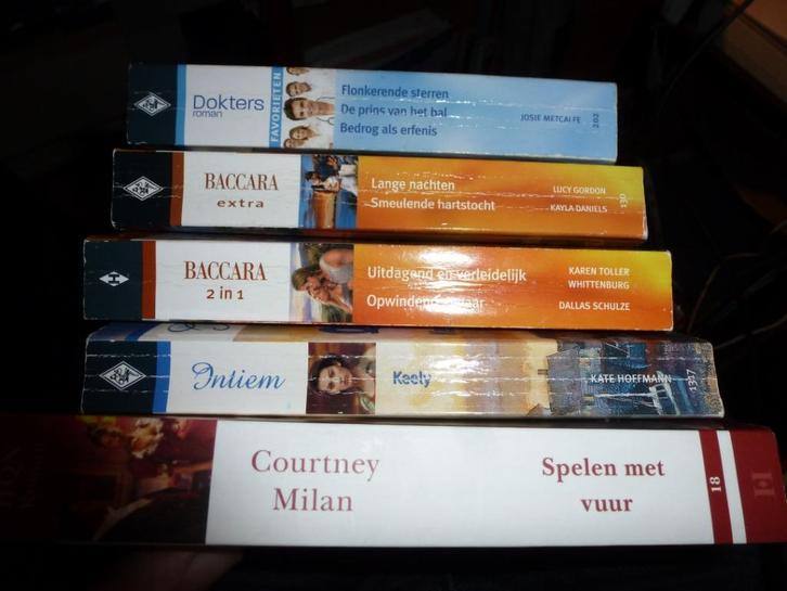 pocketromans bouquetreeks  set van 5, Livres, Romans, Utilisé, Pays-Bas, Enlèvement ou Envoi