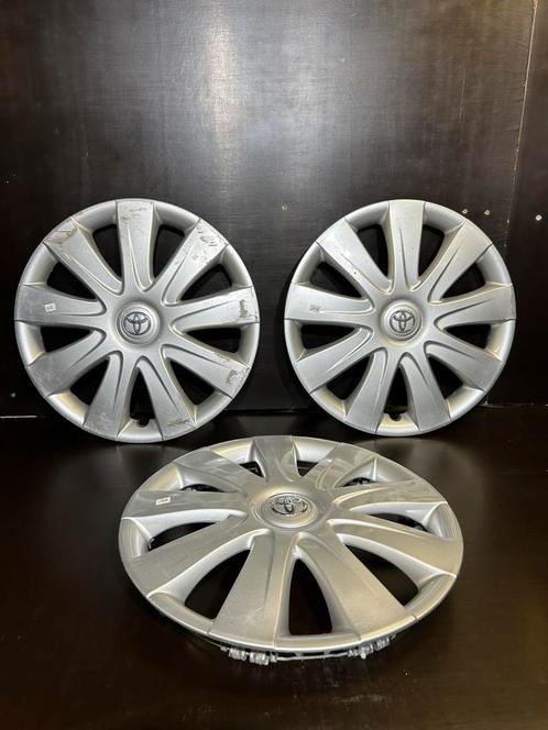 3 wieldoppen Toyota corolla avensis yaris aygo 15", Auto diversen, Wieldoppen, Gebruikt, Ophalen of Verzenden