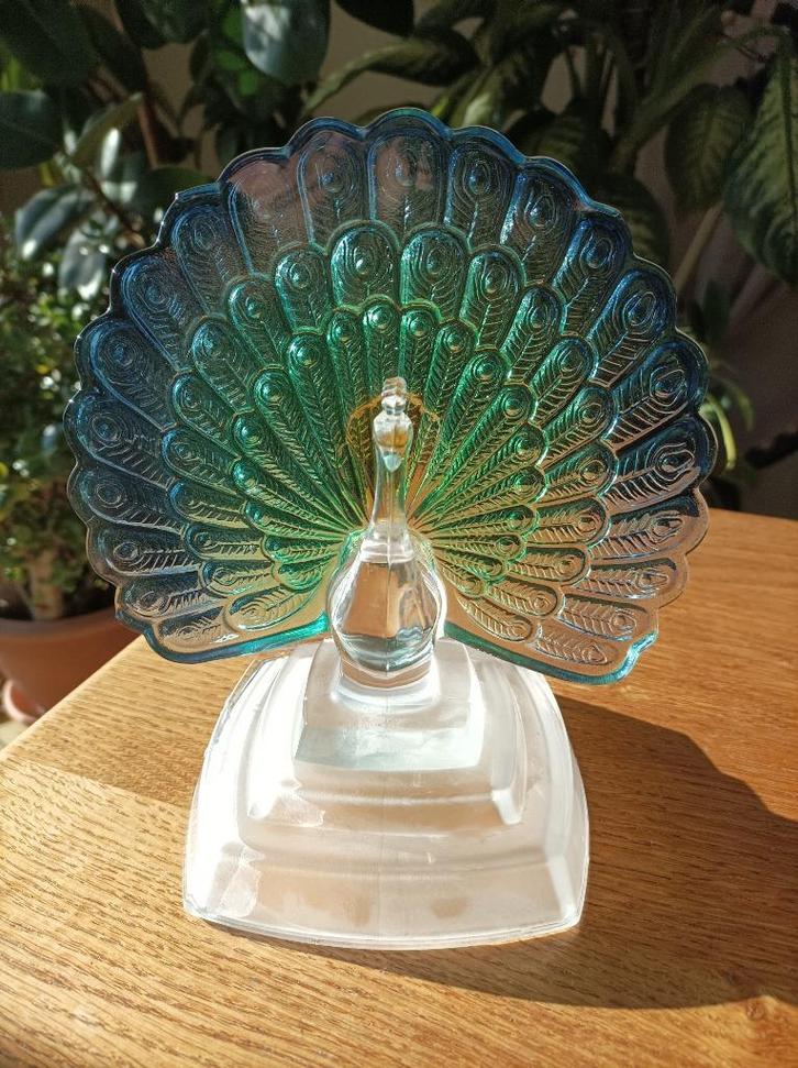 Kristallen glazen pauw, Verzamelen, Porselein, Kristal en Bestek, Zo goed als nieuw, Beeldje(s), Kristal, Ophalen of Verzenden