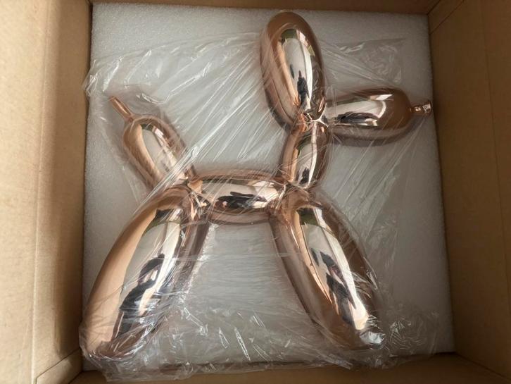 Jeff Koons (after) Balloon dog Editions studio kleur: pink, Antiek en Kunst, Kunst | Designobjecten, Ophalen of Verzenden