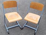 2 jolies anciennes chaises d'école rétro empilables, Enlèvement, Maison et Meubles