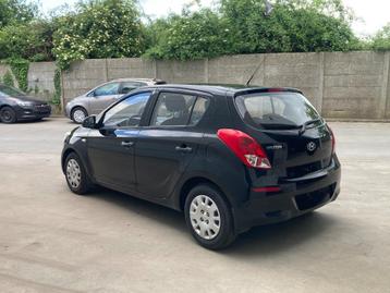 Hyundai I20 1.2 benzine 2013 met 102000km*airco*garantie beschikbaar voor biedingen