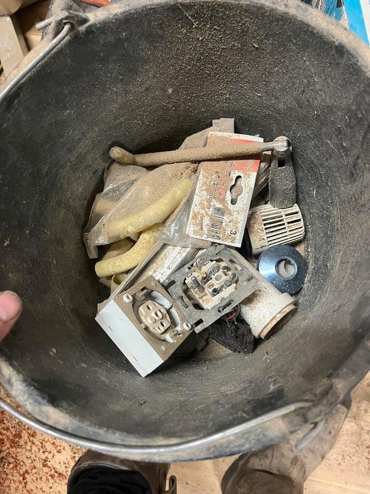 Allerhande bouwmateriaal. Gratis af te halen, Doe-het-zelf en Bouw, Overige Doe-Het-Zelf en Bouw, Gebruikt, Ophalen