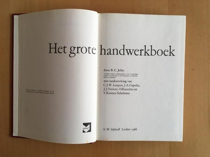 "Het grote handwerkboek" van B. C. Jelles, Boeken, Hobby en Vrije tijd, Gelezen, Borduren en Naaien, Ophalen of Verzenden