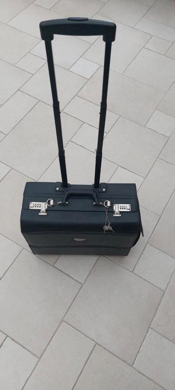 Laptoptrolley leder merk dicota, Enlèvement, Comme neuf