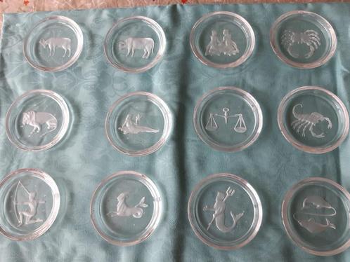 Lot : 12 sous-verres (zodiaque) - cristal Val St Lambert, Huis en Inrichting, Woonaccessoires | Onderzetters, Ophalen of Verzenden