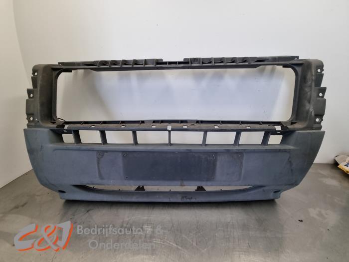 Voorbumper van een Peugeot Boxer, Auto-onderdelen, Carrosserie, Bumper, Peugeot, Gebruikt, 3 maanden garantie, Ophalen of Verzenden