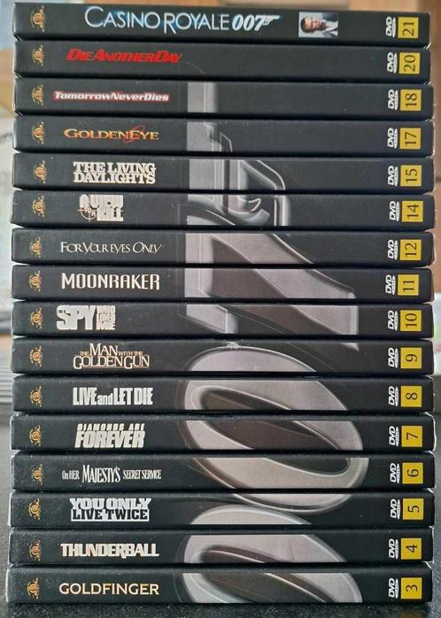 Lot 18 x Dvd's Kartonnen doos James Bond Collection, Cd's en Dvd's, Dvd's | Actie, Gebruikt, Actie, Vanaf 12 jaar, Ophalen of Verzenden