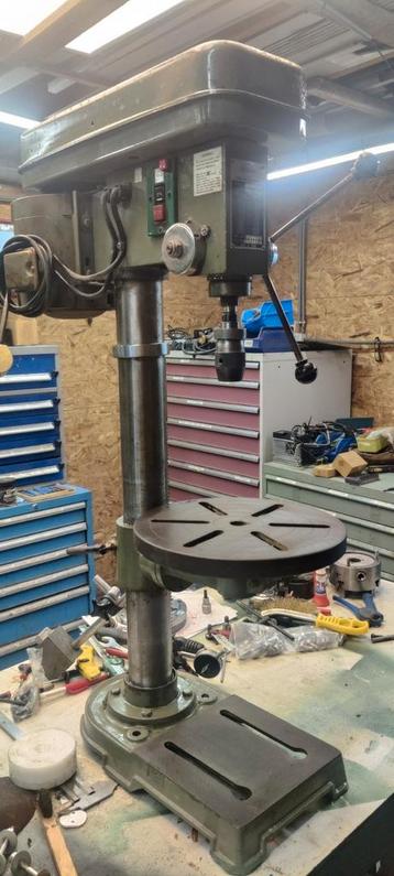 REWER kolomboormachine 220v 12 snelheden  beschikbaar voor biedingen