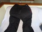pantalon noir pour motard, Enlèvement