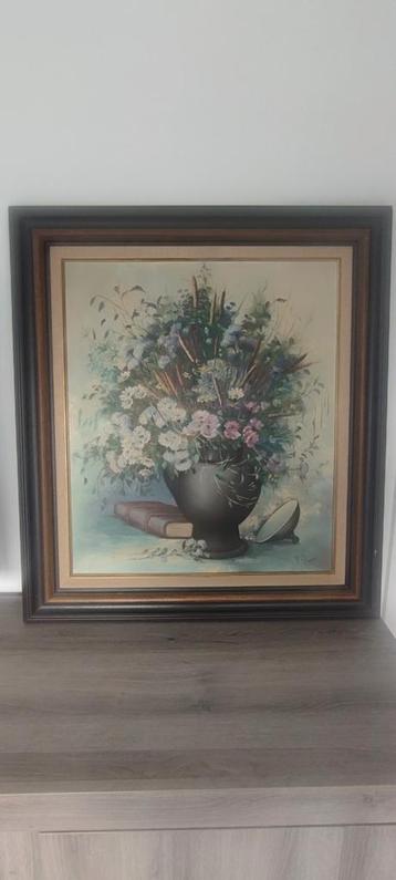 Olie schilderij bloemen stilleven en gesigneerd beschikbaar voor biedingen