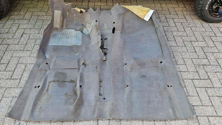 Tapijt vloerbedekking grijs antraciet BMW 3 serie E30 sedan, Auto-onderdelen, Interieur en Bekleding, BMW, Gebruikt, Ophalen