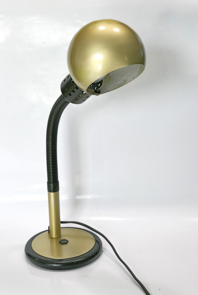 Lampe de table ou bureau Aluminor F1970's rare couleur dorée, Antiek en Kunst, Antiek | Verlichting, Ophalen
