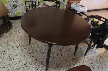 Table 1m10 et 4 chaises beschikbaar voor biedingen