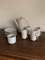 Service à thé, Enlèvement