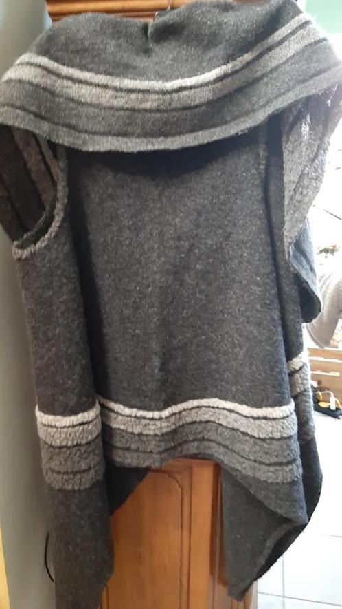 Warme wollen flatterende overjas zonder mouwen grijs, Kleding | Dames, Truien en Vesten, Zo goed als nieuw, Maat 46/48 (XL) of groter