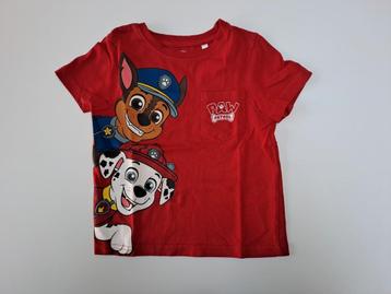Mt 104 Rode T-shirt Chase en Marshall Paw Patrol, Kinderen en Baby's, C&A, Ophalen of Verzenden, Zo goed als nieuw, Shirt of Longsleeve