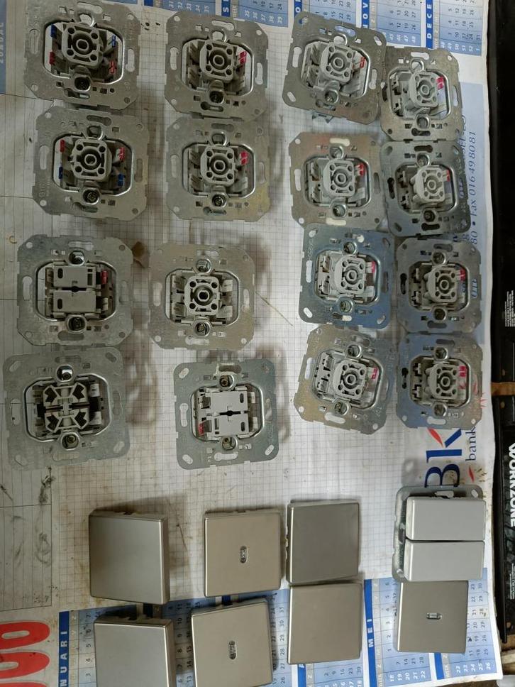 Gira schakelmateriaal, Doe-het-zelf en Bouw, Elektriciteit en Kabels, Zo goed als nieuw, Schakelaar, Ophalen of Verzenden