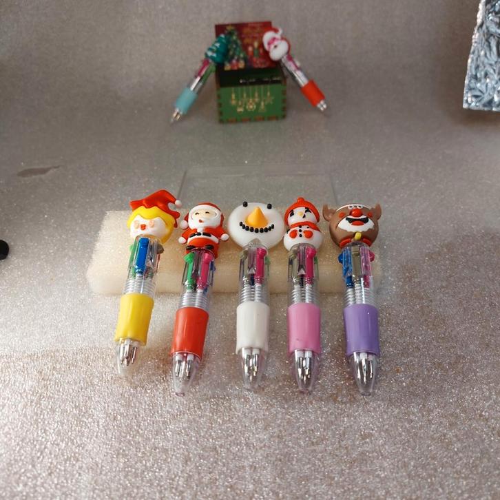 Stylos 4 couleurs comme petits cadeaux Noël   5 pièces min, Divers, Noël, Comme neuf, Enlèvement ou Envoi