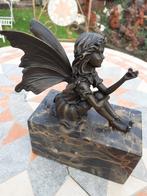 FEE ASSISE AU PAPILLON EN BRONZE SUR SOCLE, Enlèvement ou Envoi, Bronze