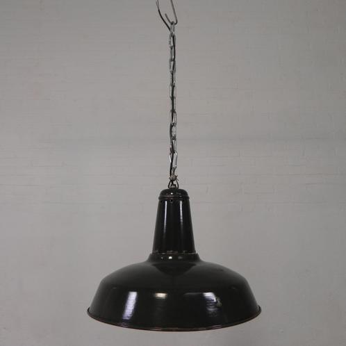 Industriele hanglamp met geemailleerde stalen kap, Antiquités & Art, Antiquités | Éclairage, Envoi