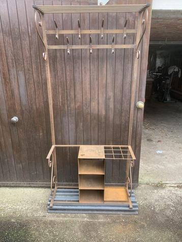 ijzeren vestiaire/kapstok (rustiek) beschikbaar voor biedingen