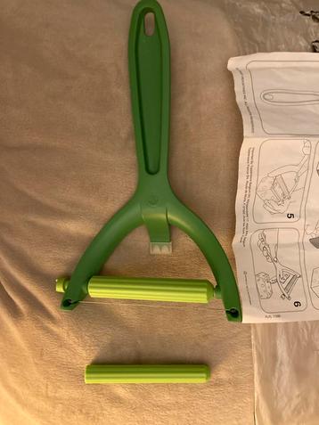 Kaassnijder Tupperware beschikbaar voor biedingen