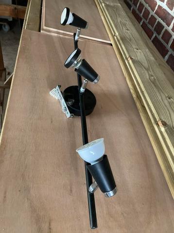 Led spot verlichting 3 spots inbegrepen, lengte 65cm beschikbaar voor biedingen