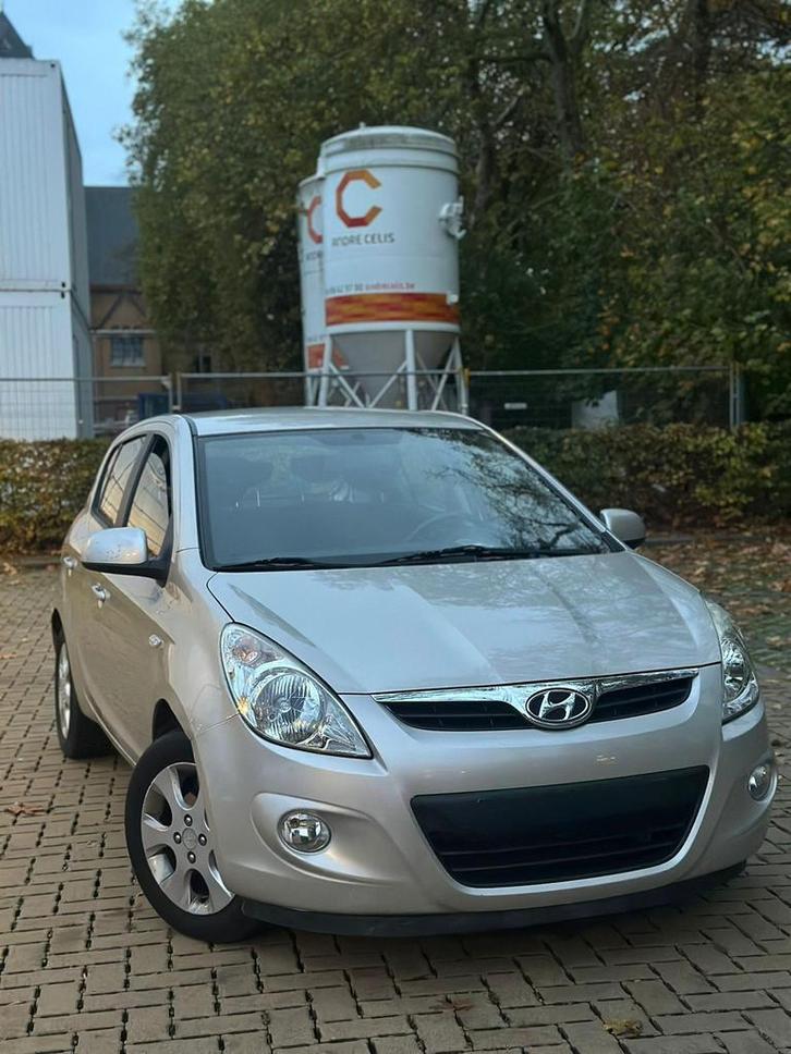 Hyundai i20/ 2010/ 1.2 benzine/ 111.000 km, Auto's, Hyundai, Particulier, i20, Airbags, Airconditioning, Boordcomputer, Centrale vergrendeling